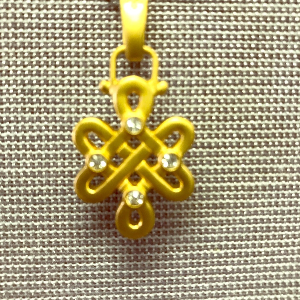 Love knot pendant